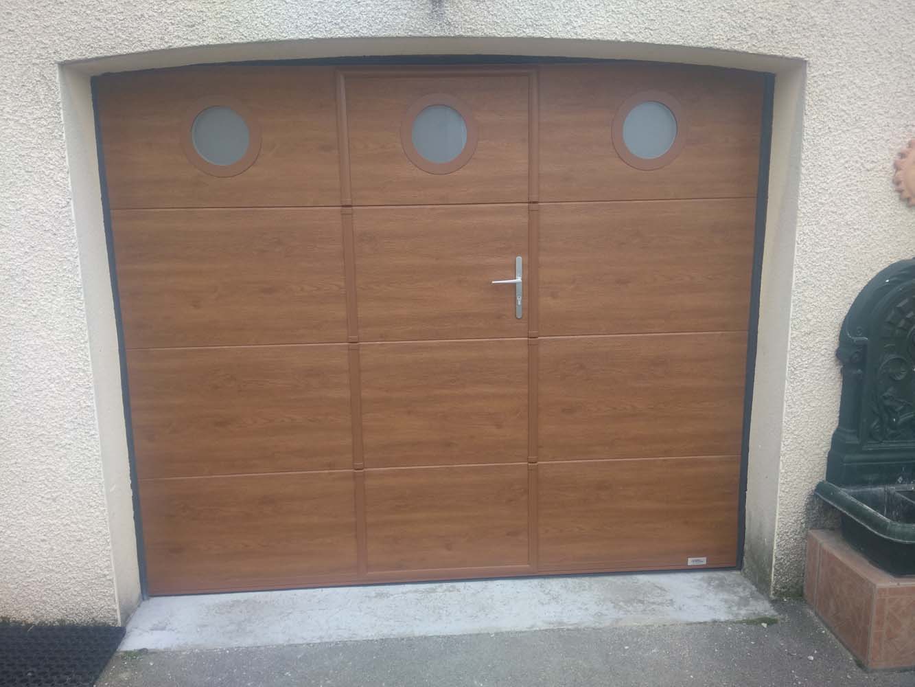Porte de garage aspect bois